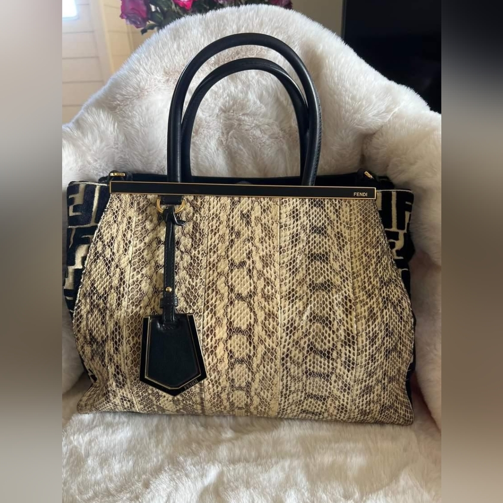AUTHENTIC FENDI 2Jours -  RARE ITEM